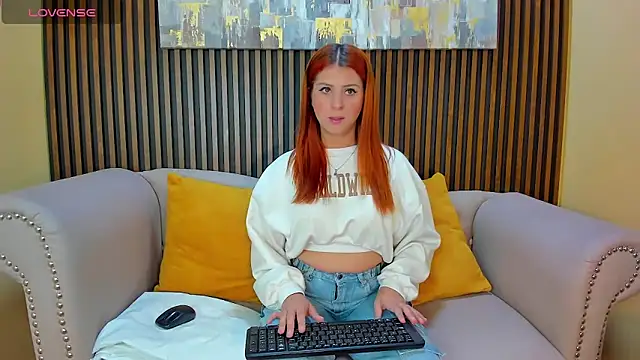 Nahiajhonson  online show from 7, 3, 2025