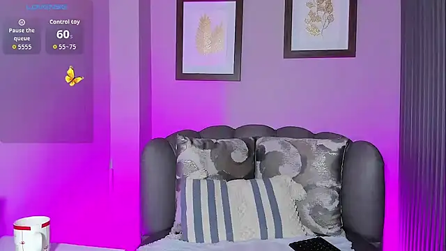 Nahiajhonson  online show from 1, 11, 2025