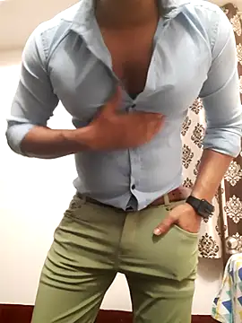 Snapshot of Guyinshortss chatting on 21, 11, 2025 Guyinshortss online show from 21, 11, 2025