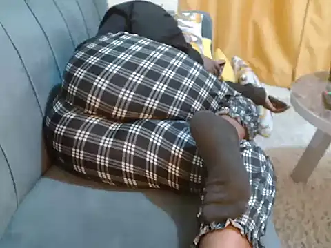 leslysexygirl online show from 18, 11, 2025