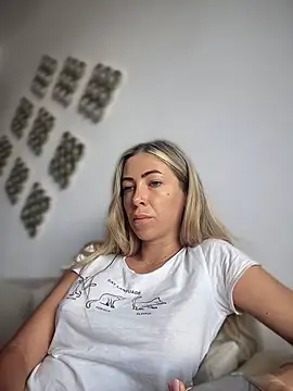 RaquelleDevon online show from 6, 7, 2026