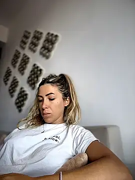 RaquelleDevon online show from 8, 7, 2026