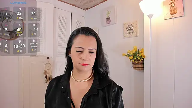 anaruiz  online show from 18, 2, 2025