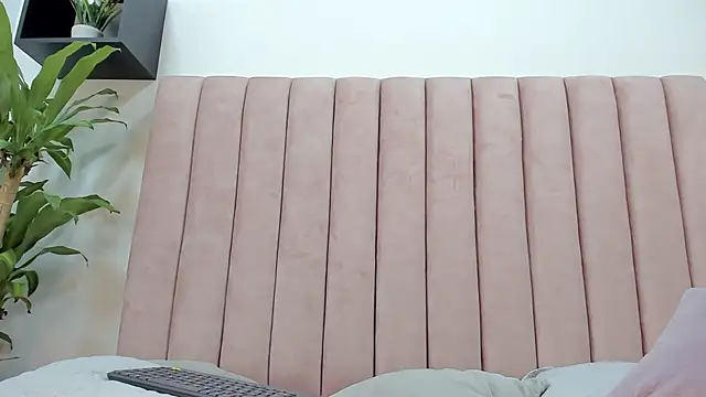 camila  herrera online show from 6, 2, 2025