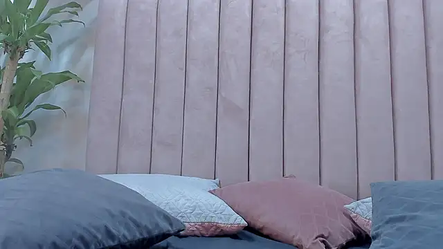 camila  herrera online show from 7, 2, 2025