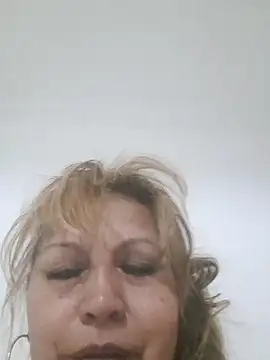 Snapshot of Kazsandraa chatting on 5, 5, 2026 Kazsandraa online show from 5, 5, 2026