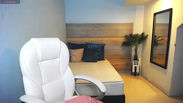 Snapshot of liseth_fox chatting on 4, 1, 2025 liseth fox online show from 4, 1, 2025