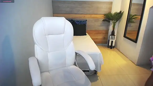 Snapshot of liseth_fox chatting on 28, 2, 2025 liseth fox online show from 28, 2, 2025