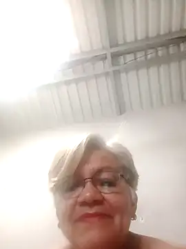 Snapshot of Madrastrahot69 chatting on 16, 9, 2025 Madrastrahot69 online show from 16, 9, 2025