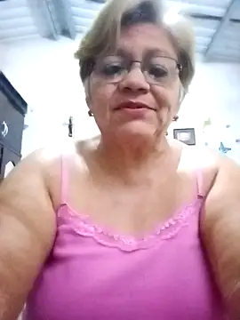 Snapshot of Madrastrahot69 chatting on 8, 10, 2025 Madrastrahot69 online show from 8, 10, 2025