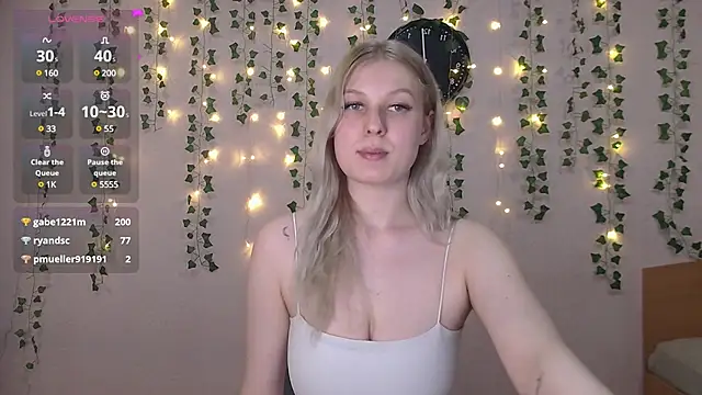 EmiliaDuchess online show from 6, 3, 2025