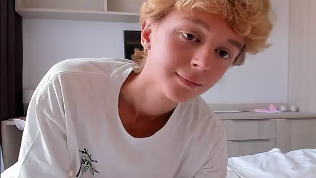 agelandreww online show from 6, 4, 2026