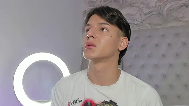 Snapshot of Kev_jenner chatting on 13, 9, 2025 Kev jenner online show from 13, 9, 2025