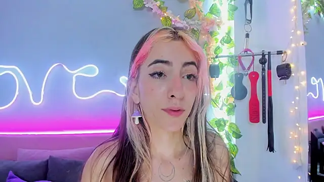 YouliteSllut2 online show from 6, 2, 2025