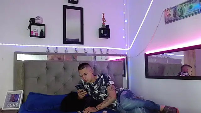 parejacaliente20154 online show from 20, 2, 2025