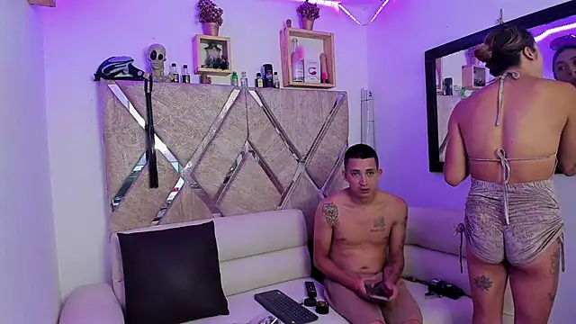 parejacaliente20154 online show from 17, 5, 2026