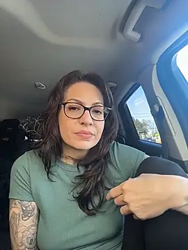 Snapshot of BeautifulMesss chatting on 4, 3, 2026 BeautifulMesss online show from 4, 3, 2026