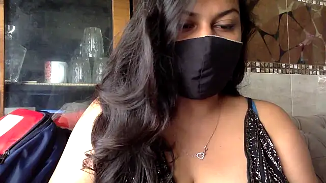 HaaniKaur online show from 11, 5, 2026