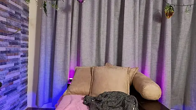 Snapshot of Hairyandsexysalma chatting on 9, 10, 2025 Hairyandsexysalma online show from 9, 10, 2025