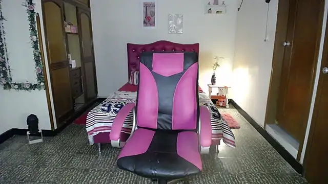 danielle rose 1 online show from 18, 3, 2025