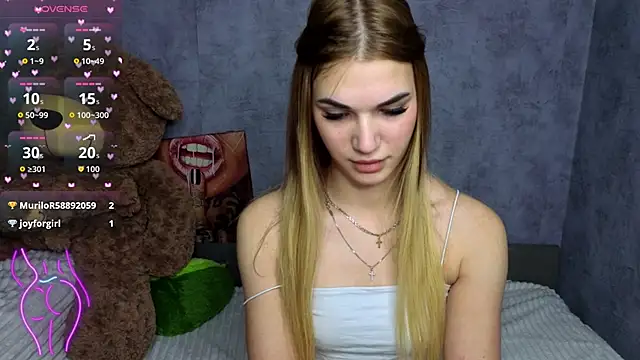 Hellen Moore online show from 28, 10, 2025