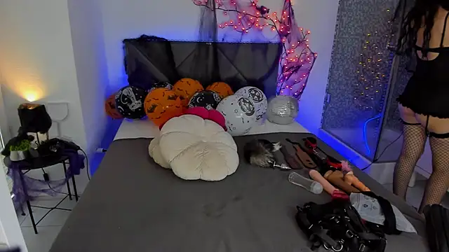 CassieEvans online show from 31, 10, 2025