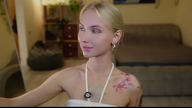 blondy room online show from 13, 9, 2025