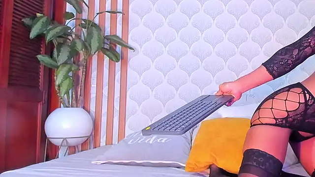 PamelaReall online show from 28, 12, 2024