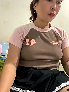 Snapshot of Linaannn chatting on 14, 9, 2025 Linaannn online show from 14, 9, 2025