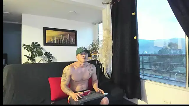 MARCELOANDLUCIAN online show from 17, 2, 2025