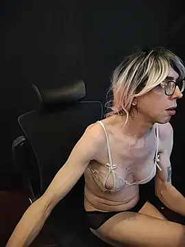 Snapshot of april_show_her chatting on 15, 1, 2026 april show her online show from 15, 1, 2026