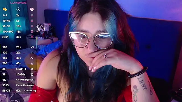 Snapshot of luna_palmerau chatting on 7, 7, 2026 luna palmerau online show from 7, 7, 2026