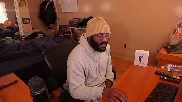 MrChuckDailyXXX online show from 23, 12, 2024