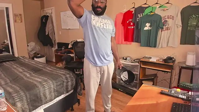 MrChuckDailyXXX online show from 19, 10, 2025