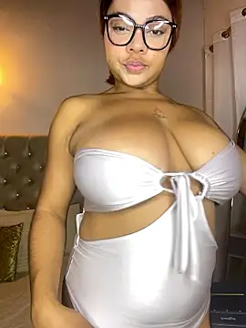 Eloisa cleavage  online show from 16, 1, 2026