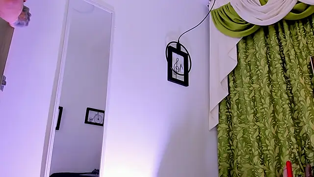 dilan scootk  online show from 30, 1, 2025