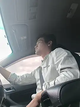 kisstoyousoon2024 online show from 23, 12, 2025