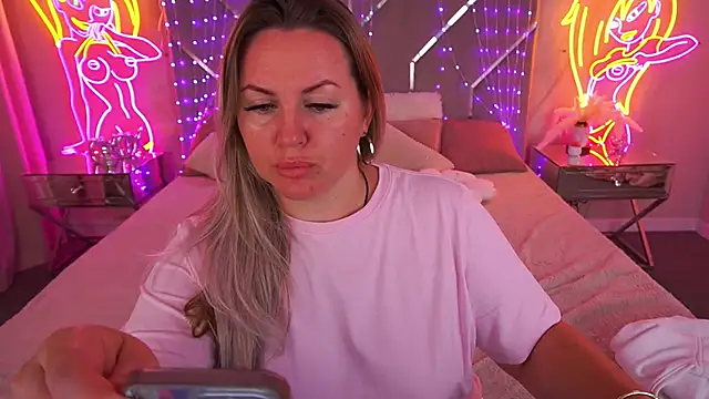 KiraCandyS online show from 19, 5, 2026