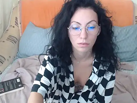 Emmatoo online show from 2, 11, 2025