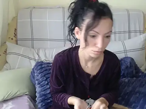 Emmatoo online show from 12, 11, 2025