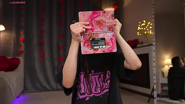 Amely Young online show from 15, 2, 2026