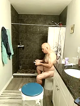 Snapshot of lou63ponce chatting on 6, 1, 2025 lou63ponce online show from 6, 1, 2025