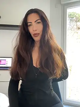 Eyline online show from 5, 4, 2026