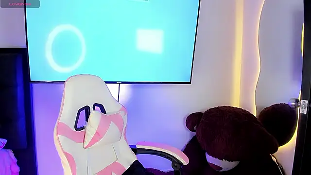 Maryonthemoon online show from 3, 2, 2026