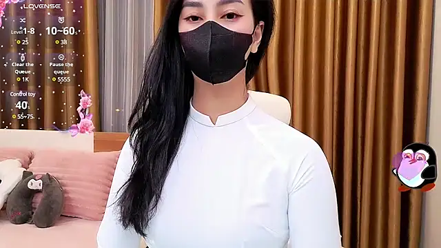 Snapshot of -----Sue----- chatting on 9, 1, 2025 -----Sue----- online show from 9, 1, 2025