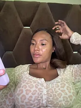 KyaraMiller online show from 25, 3, 2026