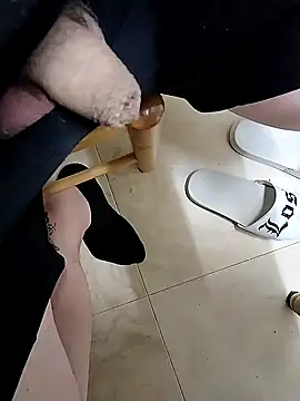 lobito1997 online show from 25, 1, 2025