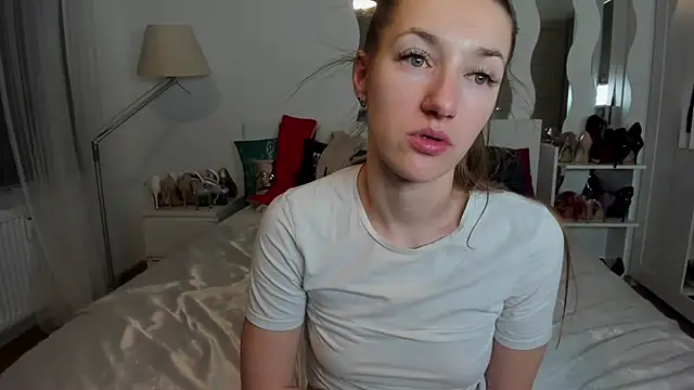 KateRedgar online show from 22, 3, 2025