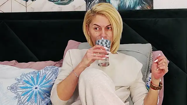 tanyagrey online show from 20, 2, 2026