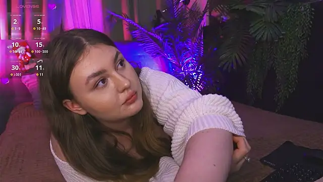 Snapshot of Mia__Peach chatting on 10, 12, 2024 Mia Peach online show from 10, 12, 2024